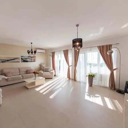 Villa Hacienda *